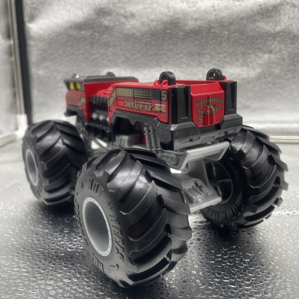 Hot Wheels Monster Jam Fire Department Truck 4X4 HWFD 5 Alarm Die Cast - Picture 4 of 5